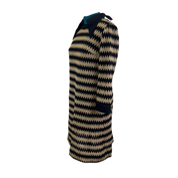 1970s Grace Taylor Knit Dress – Black & Gold Chevron, Peter Pan Collar, M/L - Picture 5 of 16